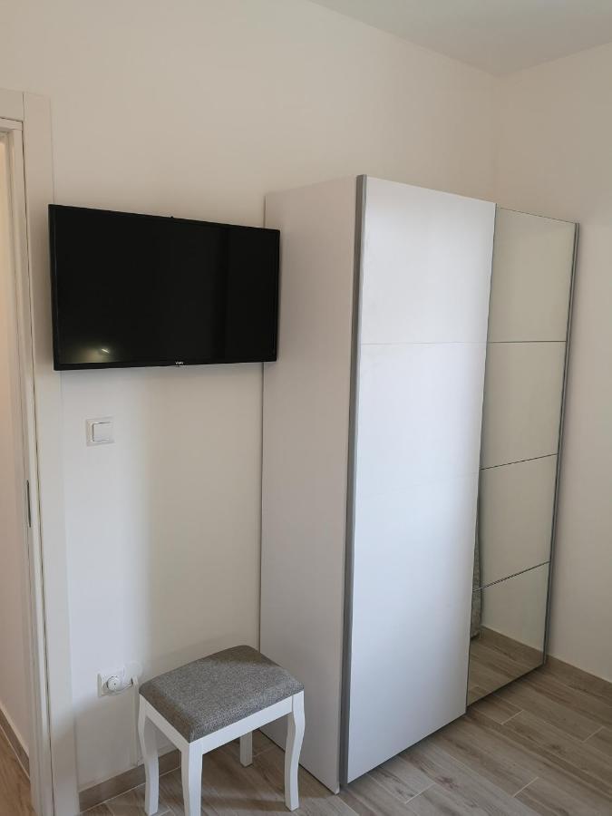 Apartment Nada 2 Малинска Екстериор снимка