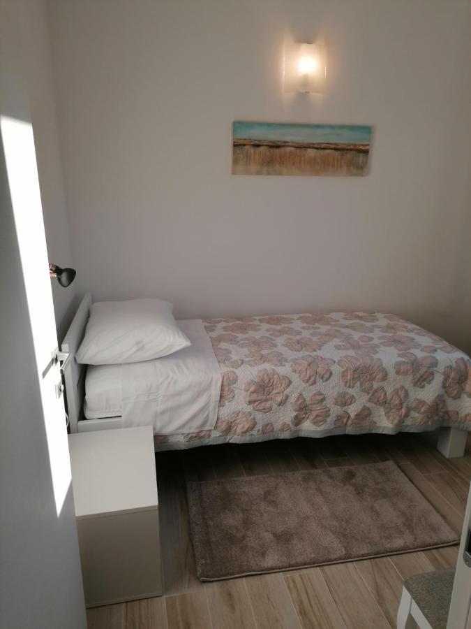 Apartment Nada 2 Малинска Екстериор снимка